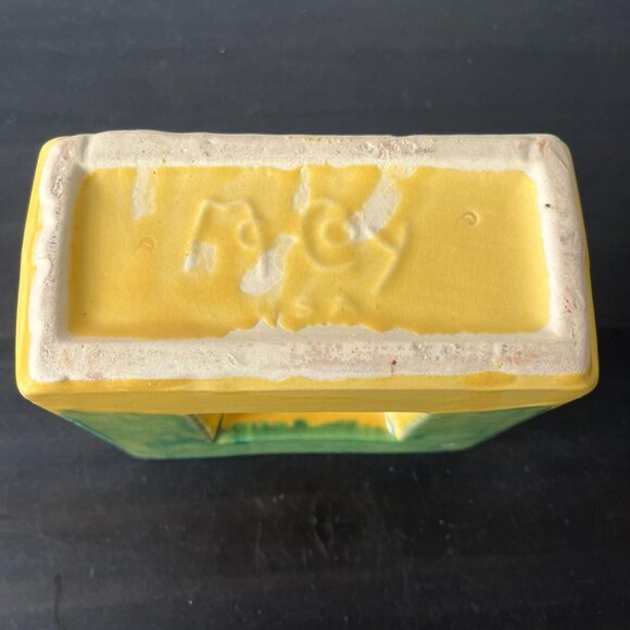 Vintage McCoy Square Bird Vase // MCM Shadow Box Design // 1950s Arcature Line - Picture 5 of 7